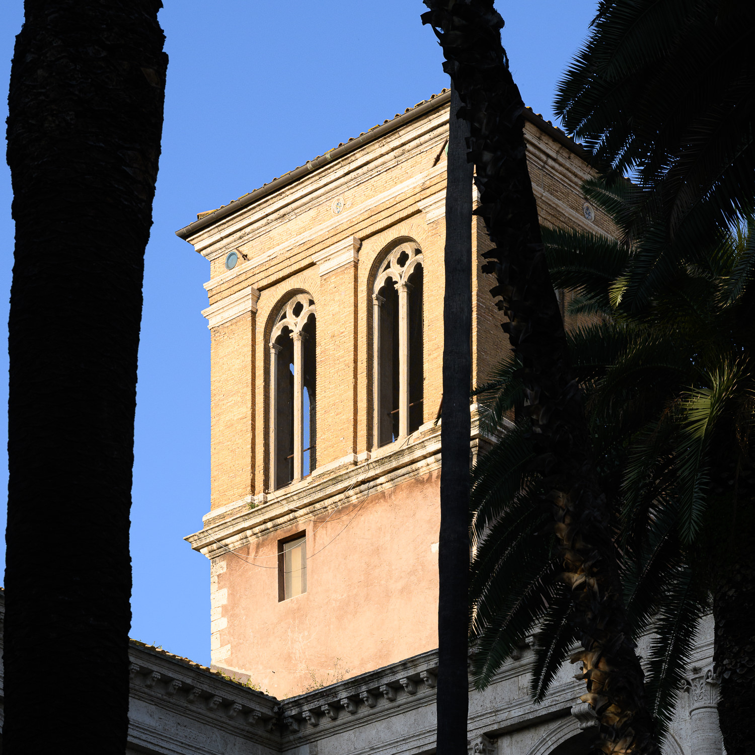 High-Contrast Rome
